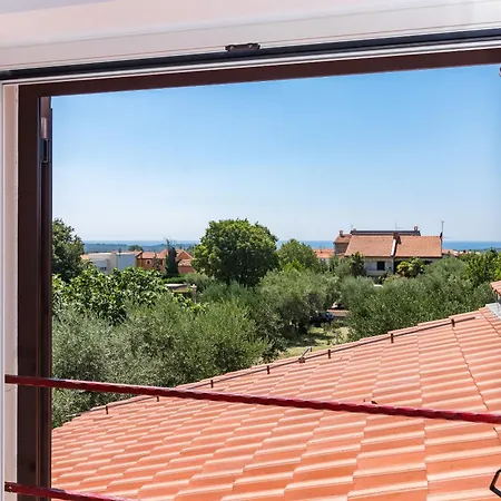 Robertino Villa *