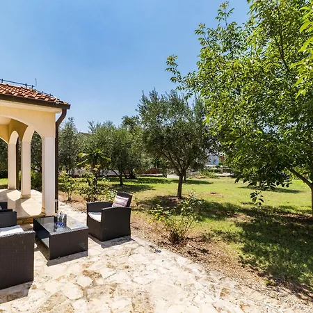 Robertino Villa