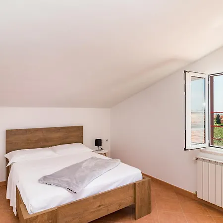 Robertino Villa Tar-Vabriga