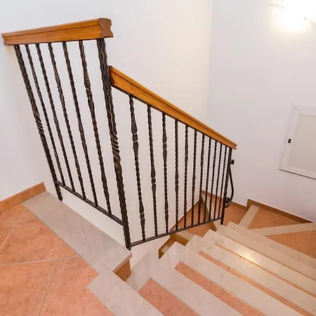 Robertino Villa Tar-Vabriga