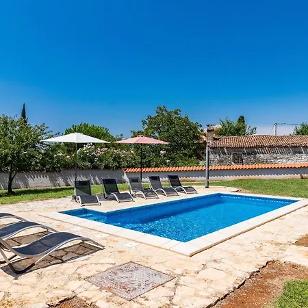 Robertino Villa Tar-Vabriga