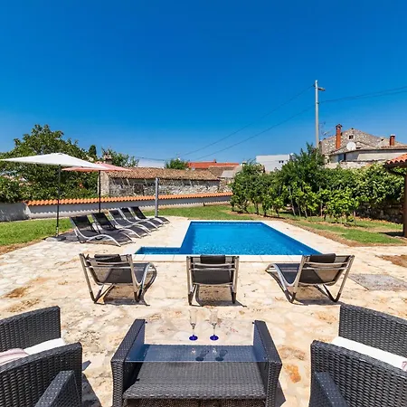 Robertino Villa Tar-Vabriga