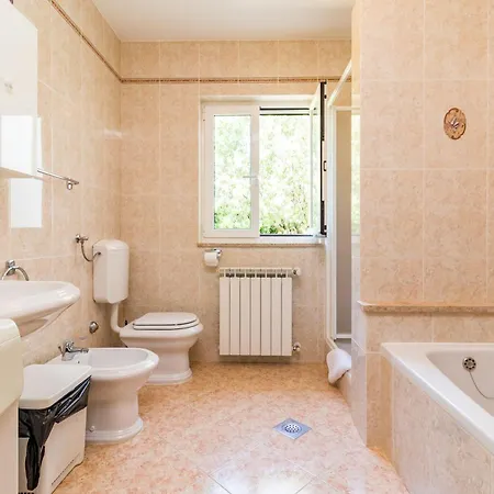 Robertino Villa Tar-Vabriga