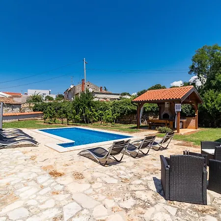Robertino Villa