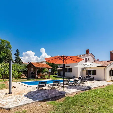 Robertino Villa *